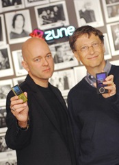 Bill Gates et Kojak avec une Zune 2! :p