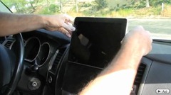 iPad_on_car
